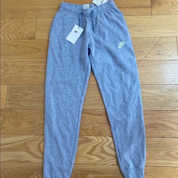 BRAND NEW nike joggers - Picture 1 of 3